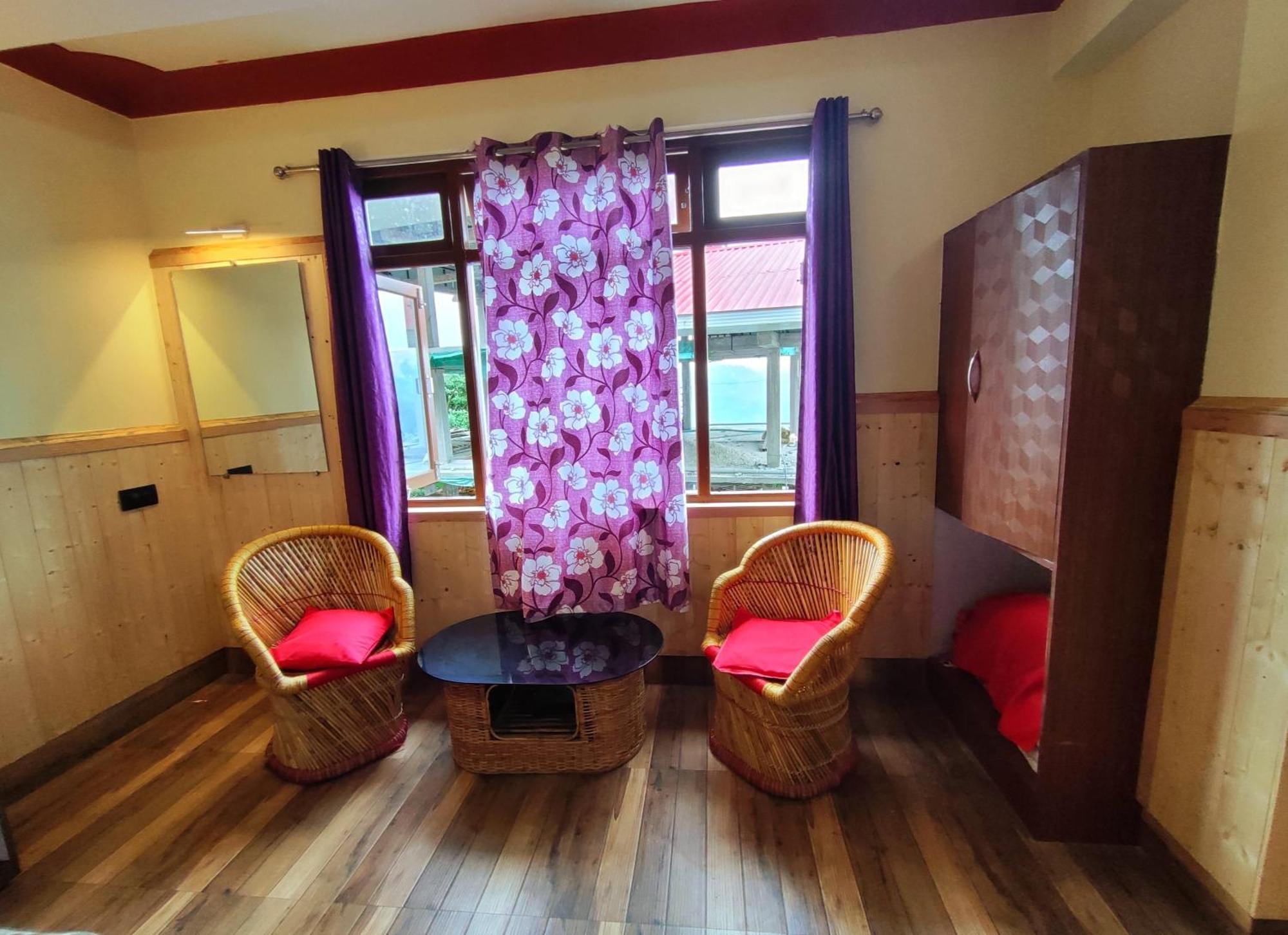 Hotel Red Cherry Пеллінґ Екстер'єр фото