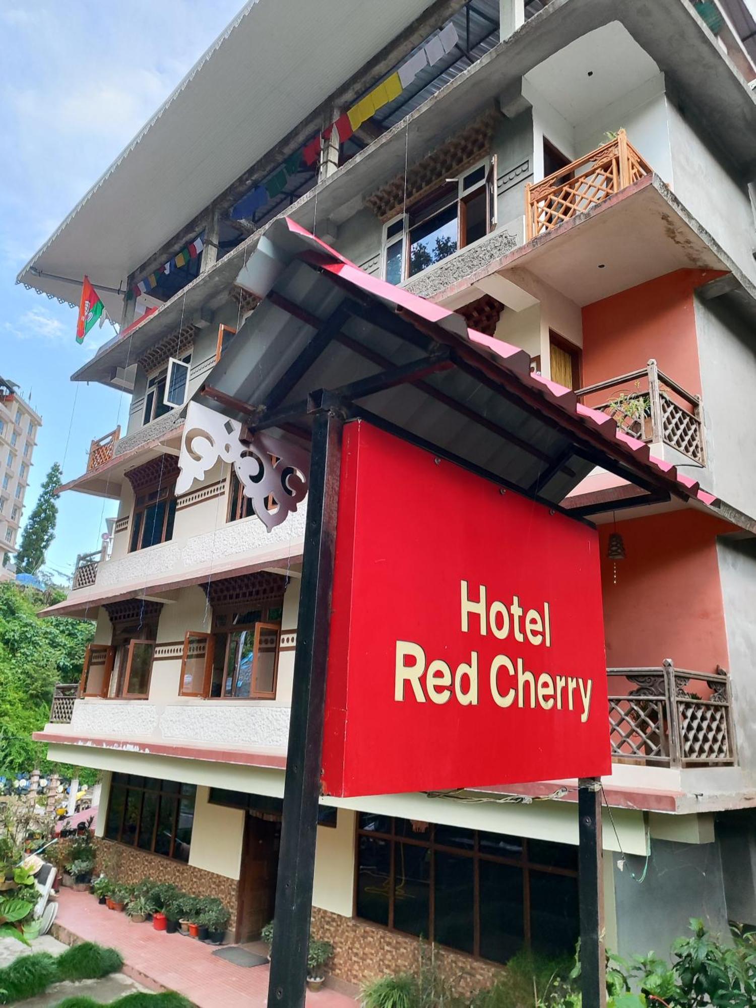 Hotel Red Cherry Пеллінґ Екстер'єр фото